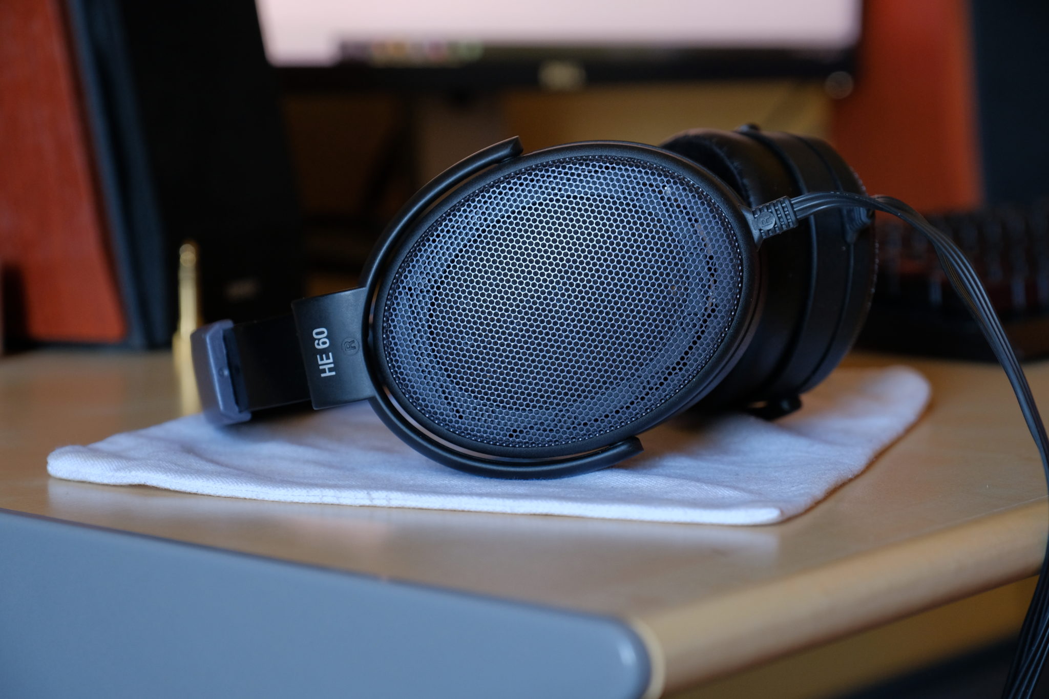 Sennheiser HE60 – Over-ear Mania