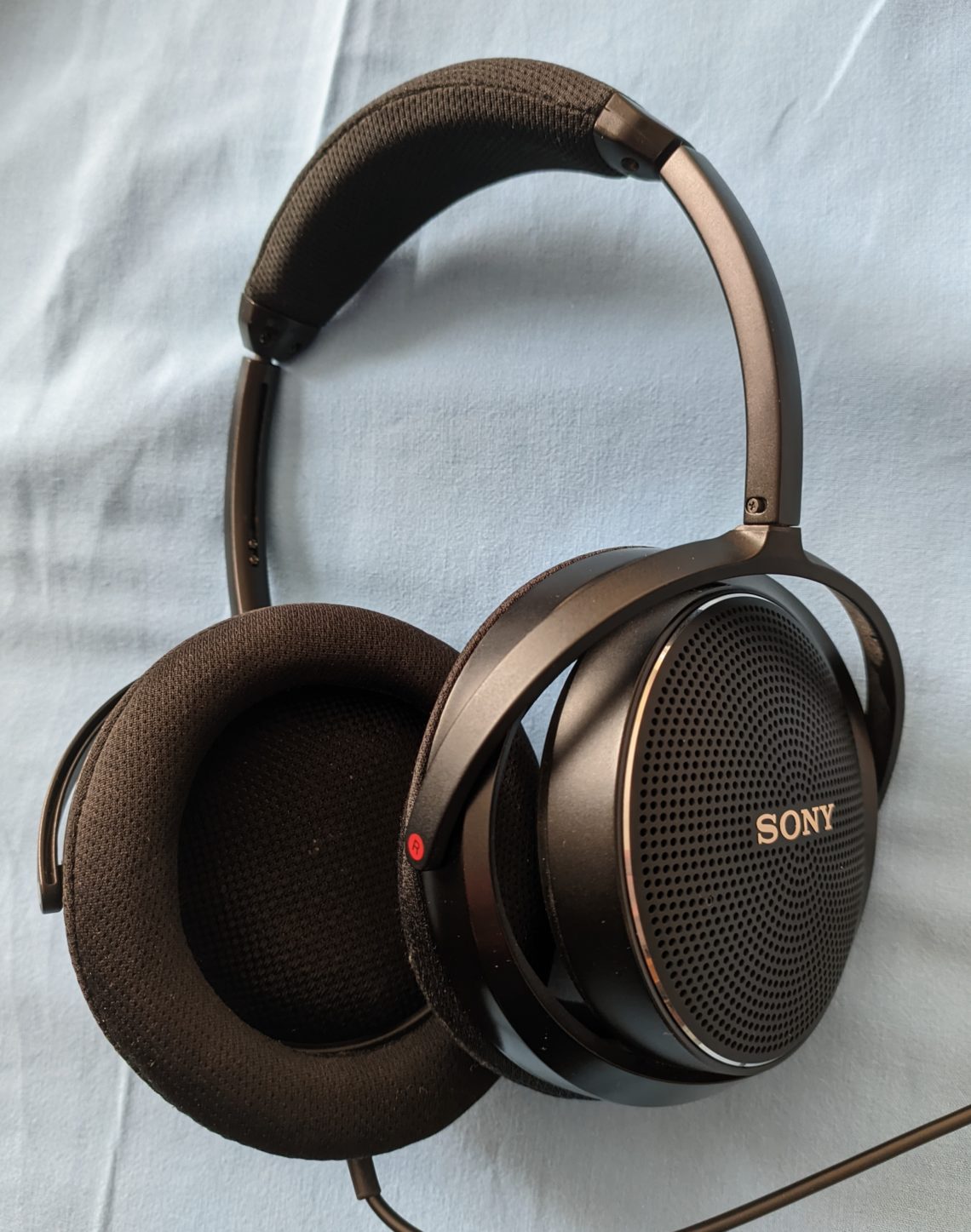 Sony MA-900 – Over-ear Mania